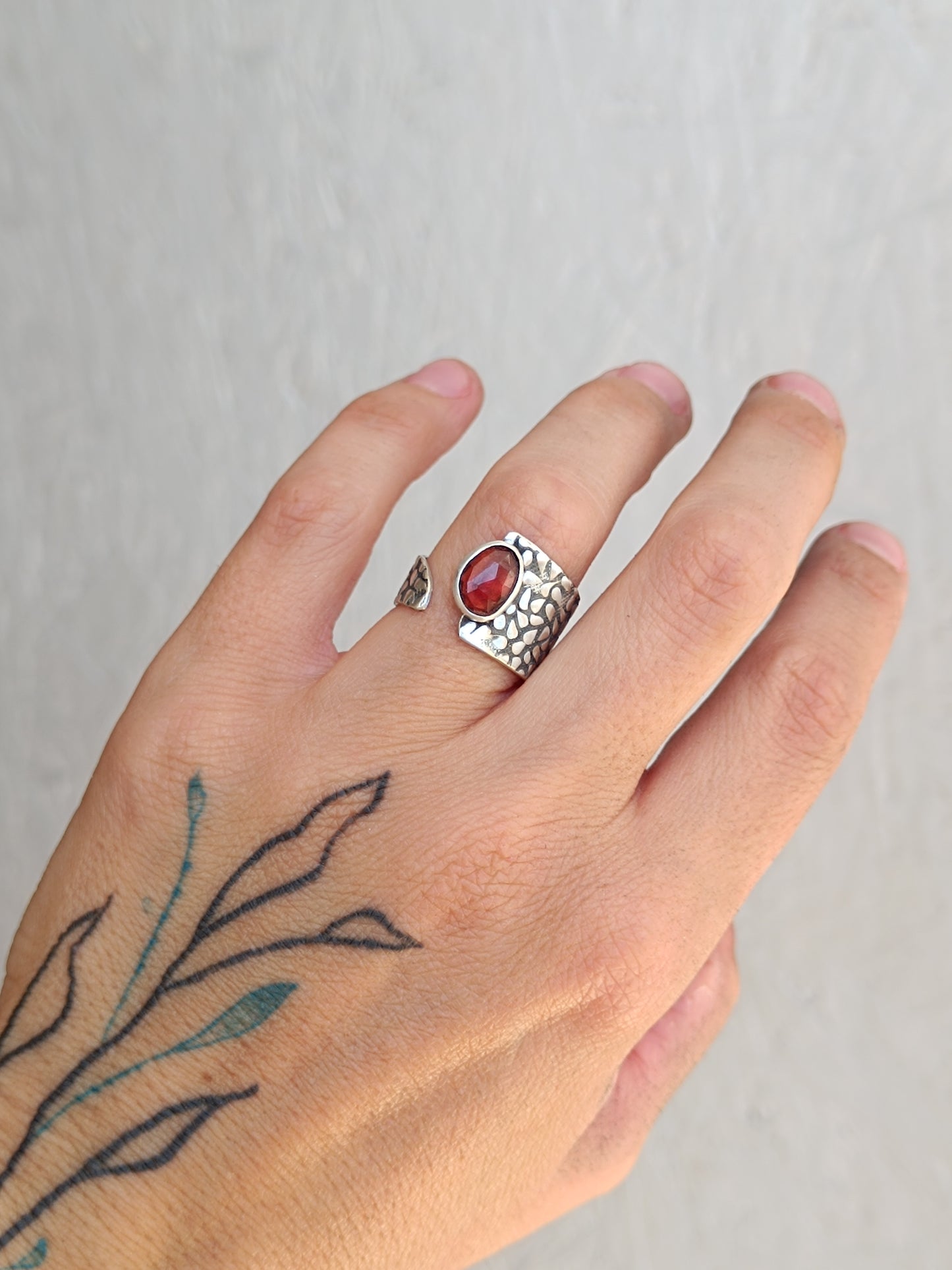 Anillo granate