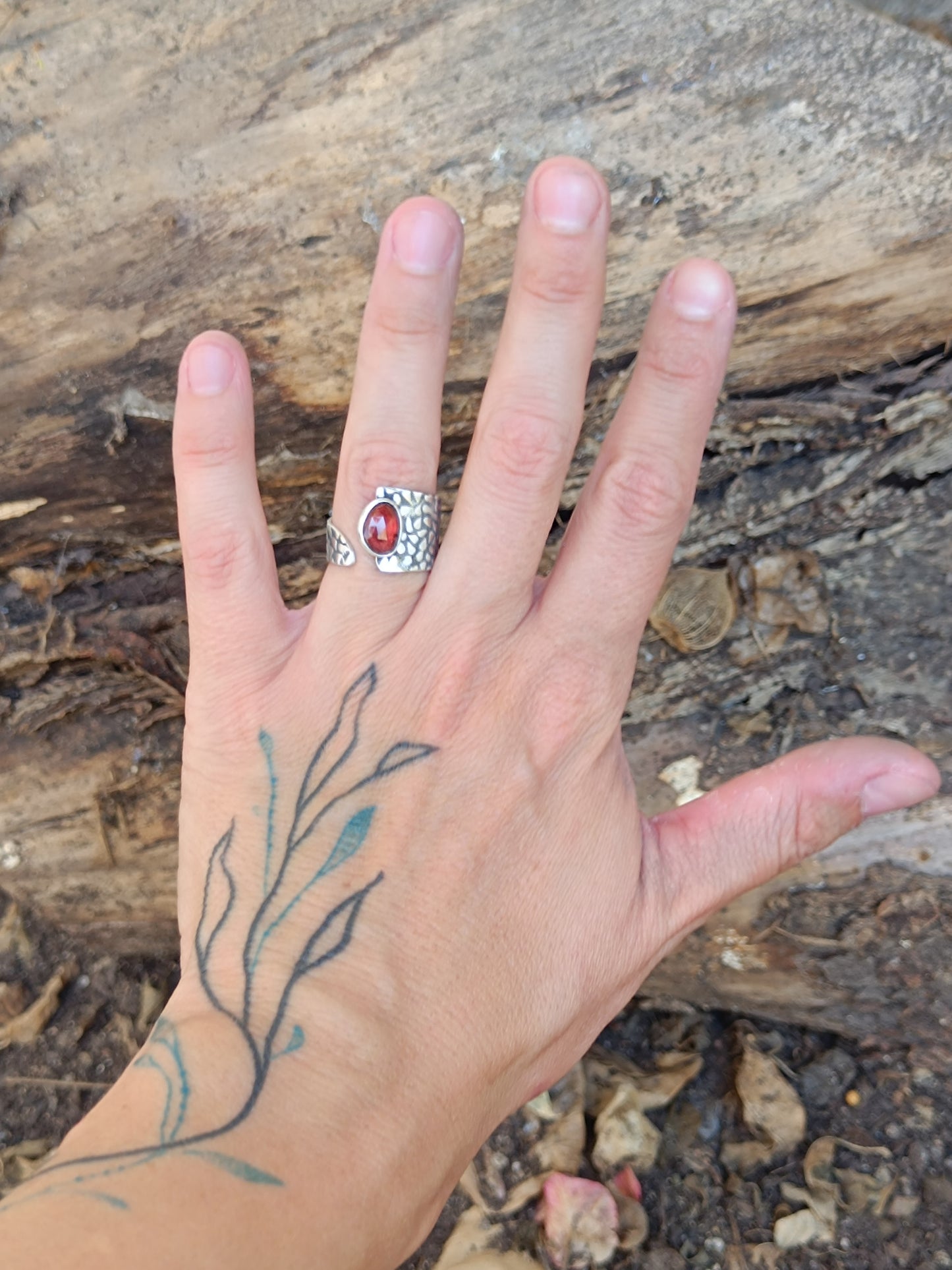 Anillo granate