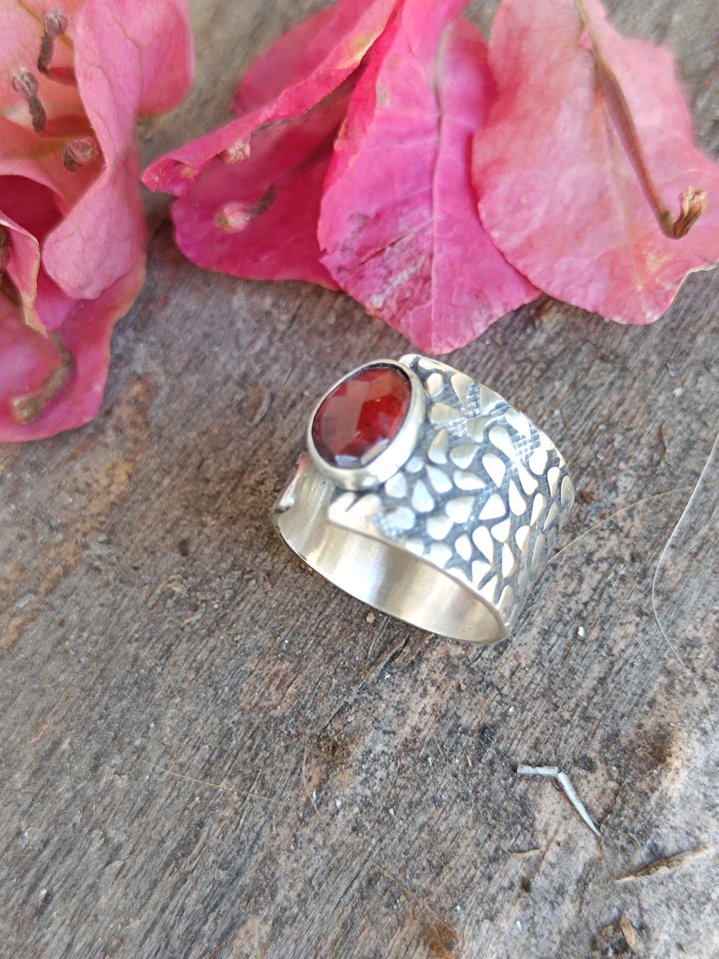 Anillo granate